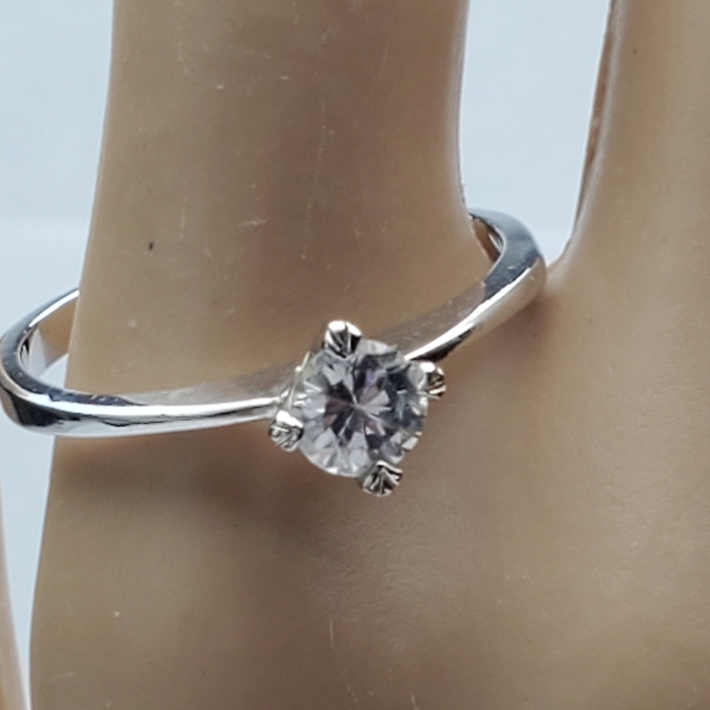 Silver Plated Princess Cut Solitaire Ring Size 11 *